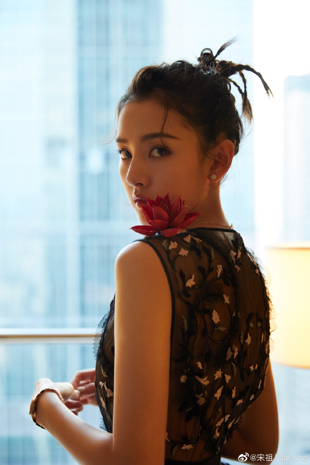 宋祖儿gucci大秀内场,宋祖儿欧洲宫廷造型