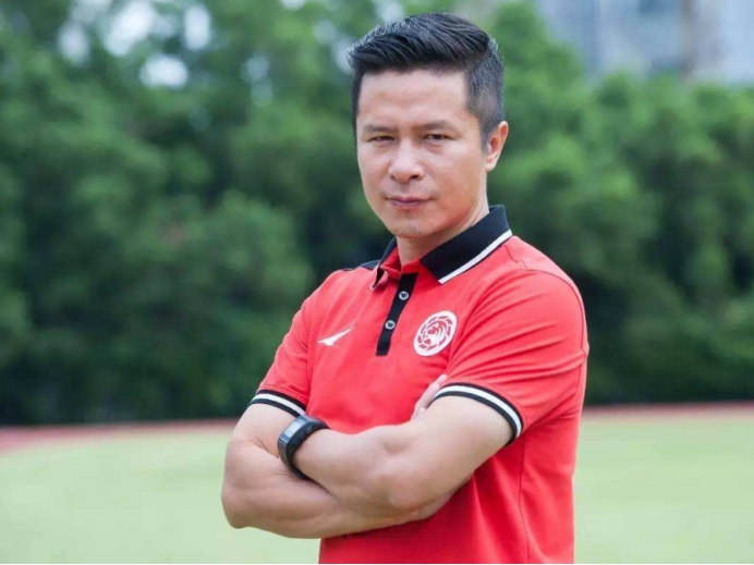 郑智为国家队做的最后一点贡献,郑智一人兼3职创造中国足坛历史