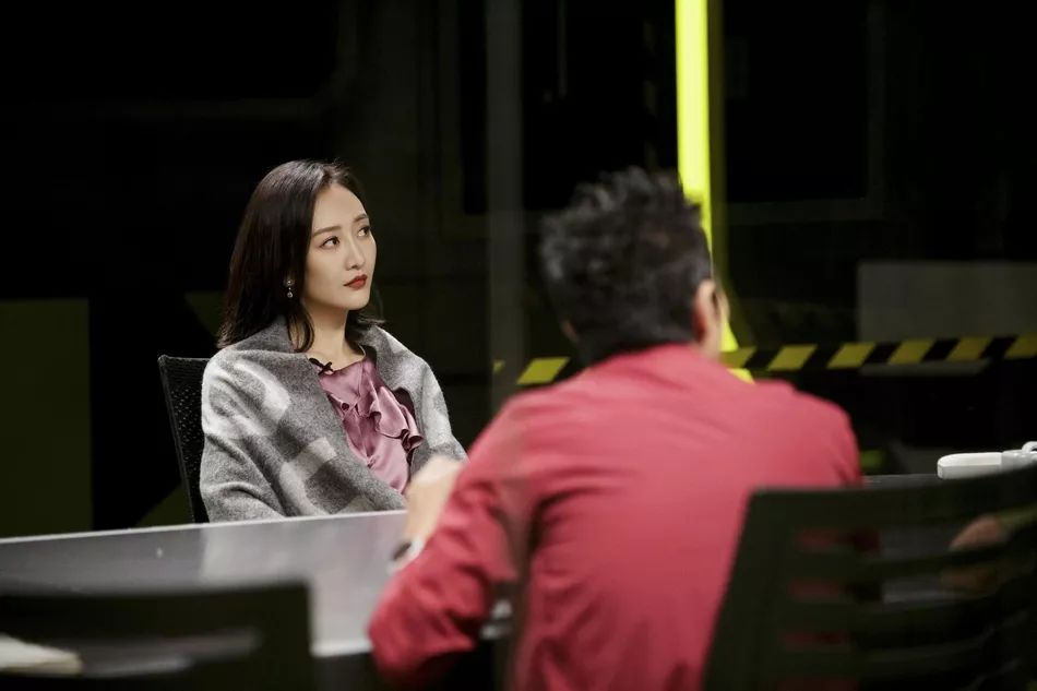 王鸥蓝色一字肩,王鸥红色古装明侦造型