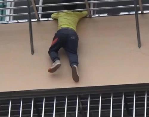 5岁男童从六楼坠下获救疫情期孩子在家安全不容忽视