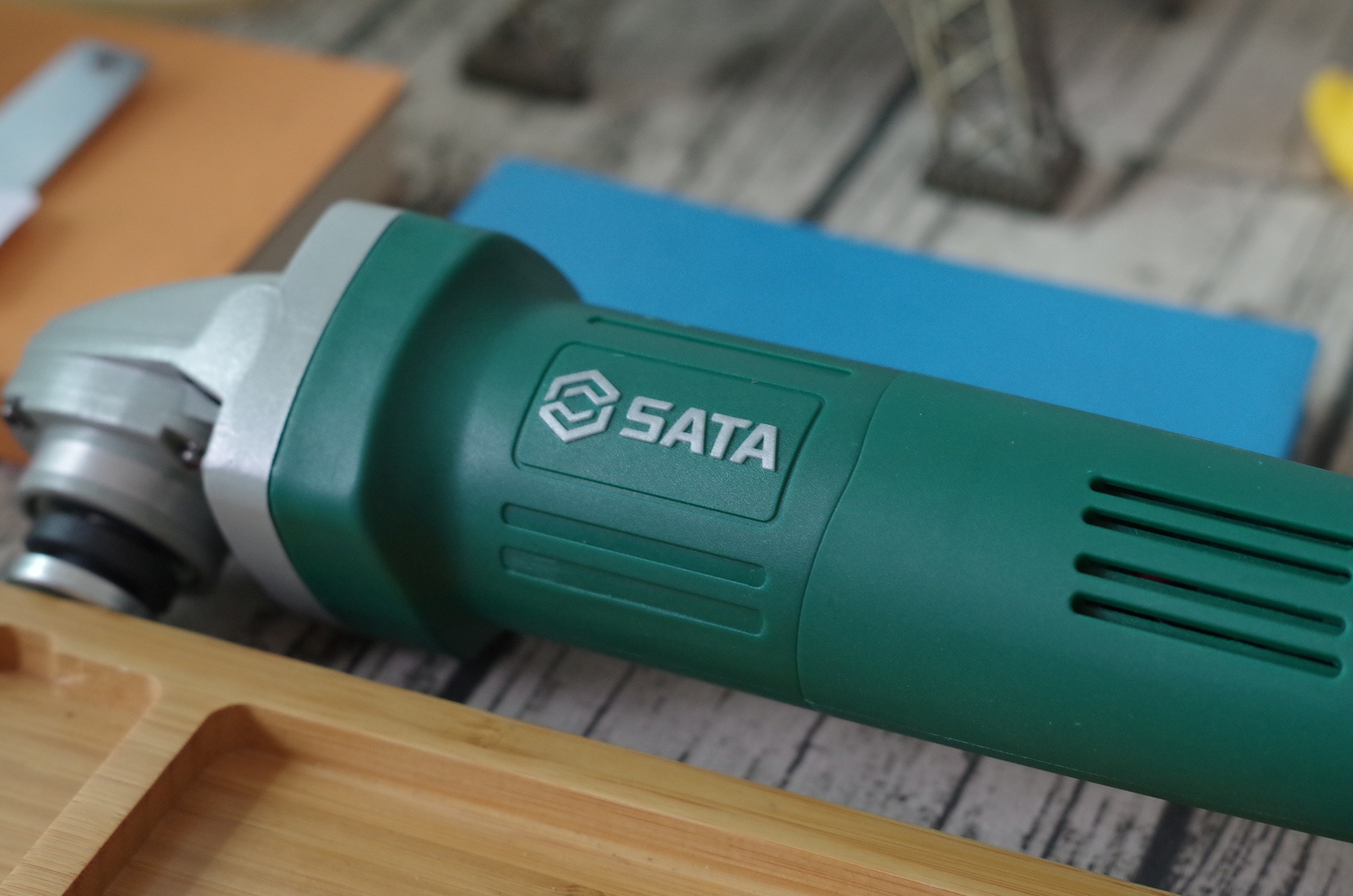 世达51090c角磨机使用方法,世达工具5寸气动角磨机