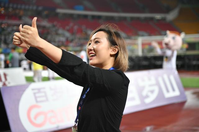 中甲贵州恒丰文筱婷,中甲美女老板文筱婷
