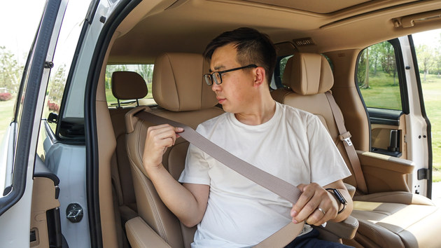 别克gl8陆上公务舱和es的区别,gl8es653t上路要多少钱