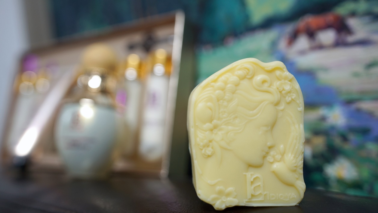 酵素花草洗面奶,酵素小分子肽洗面奶