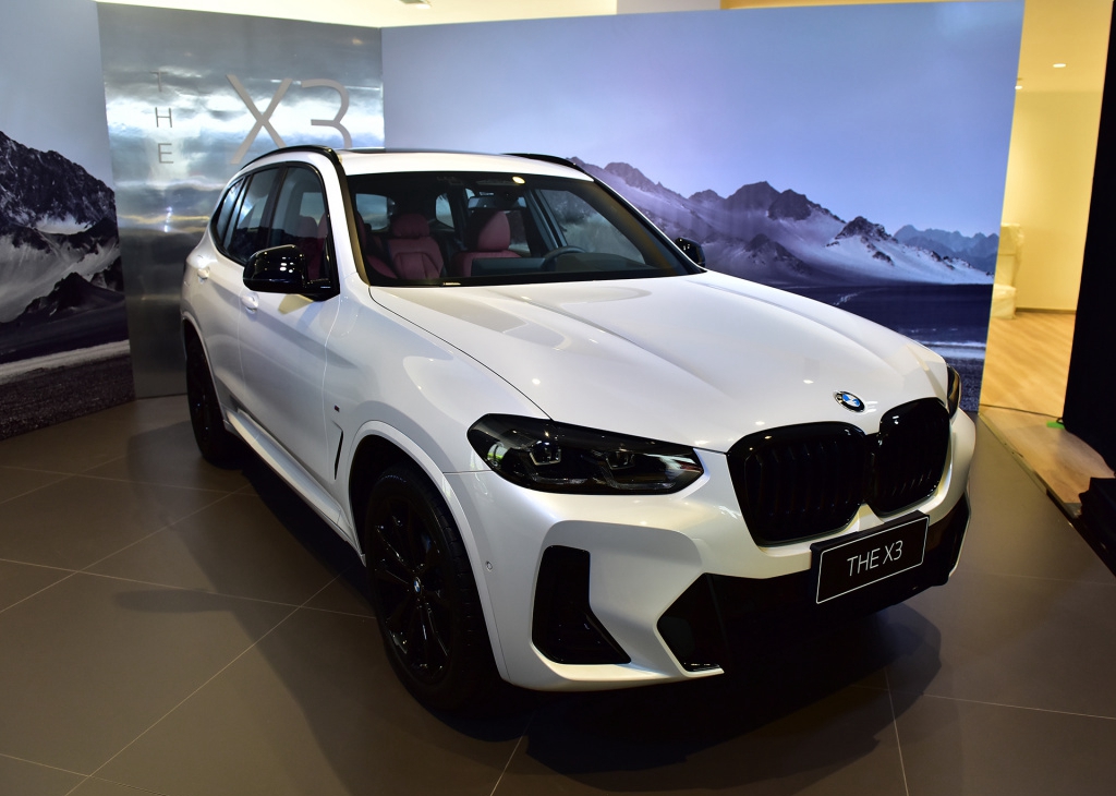 宝马x330i黑武士,宝马x3改装黑武士2020款