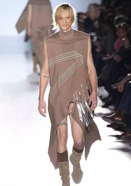 时装周超模合集,超模t台尴尬失误集锦