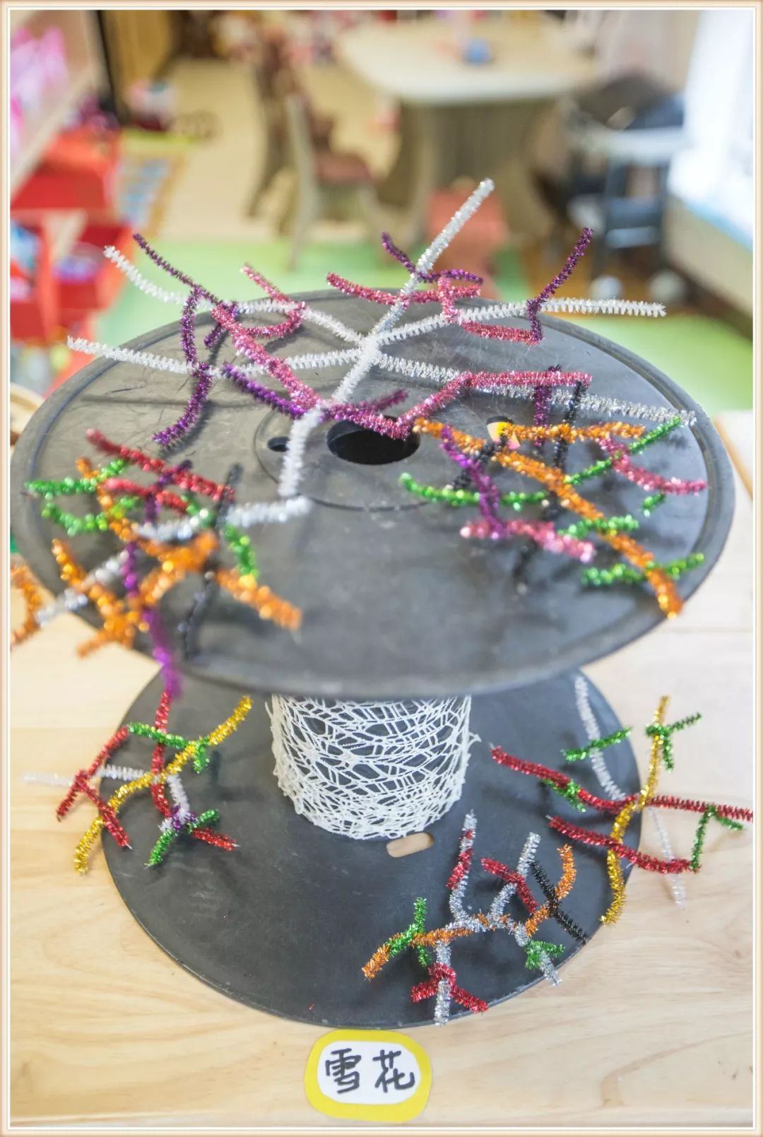 小班寒冷的冬天主题美工区域投放,小班主题我喜欢夏天环境创设要求