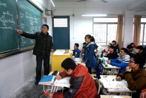 平时努力学习，成绩却不理想？20年班主任：区分1点，坚持做2事