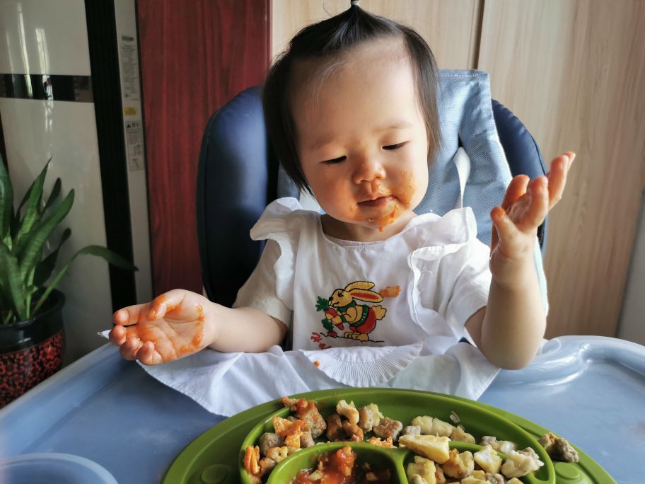 吞金兽吃饭日常,吞金兽每日吃什么