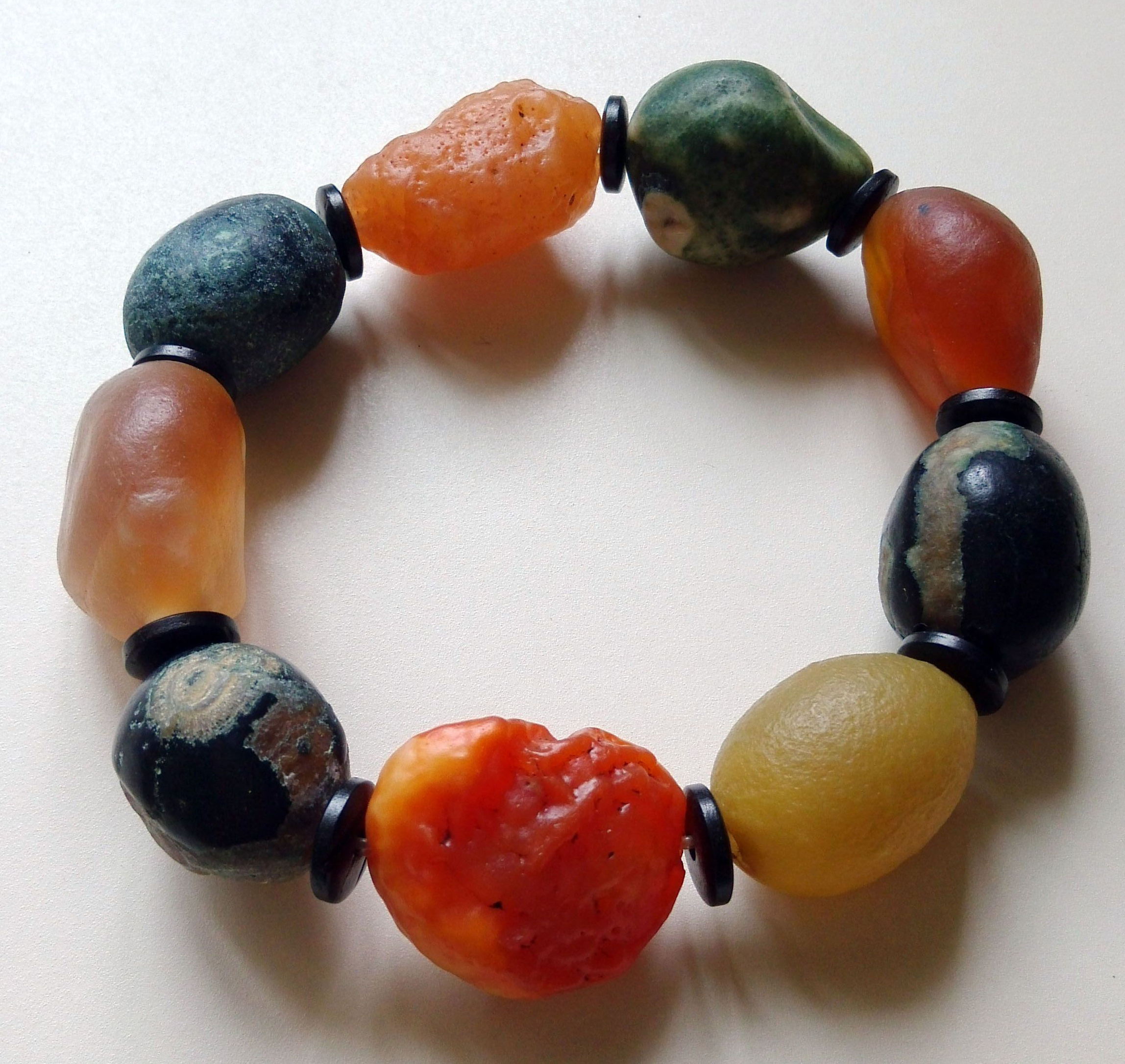 你们知道沙漠是什么颜色吗,你知道阿拉善戈壁玛瑙吗