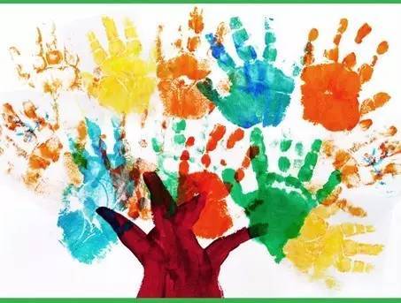 儿童绘画全家福心理解析,杂乱无章的画画看出孩子的性格