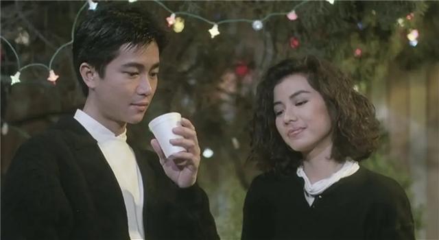 1987年,周润发32岁,钟楚红27岁,拍了一部难以超越的童话爱情