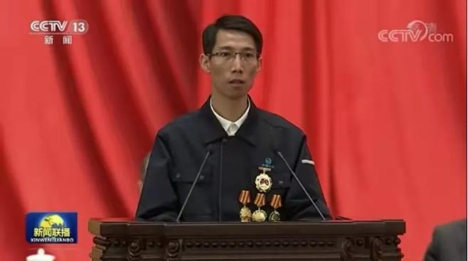 被央视点名表扬的4位明星,被央视点名的三个人