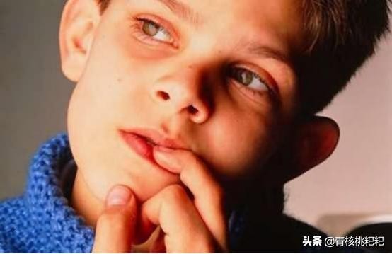 孩子吮吸手指是什么原因,喜欢吮吸手指是什么行为