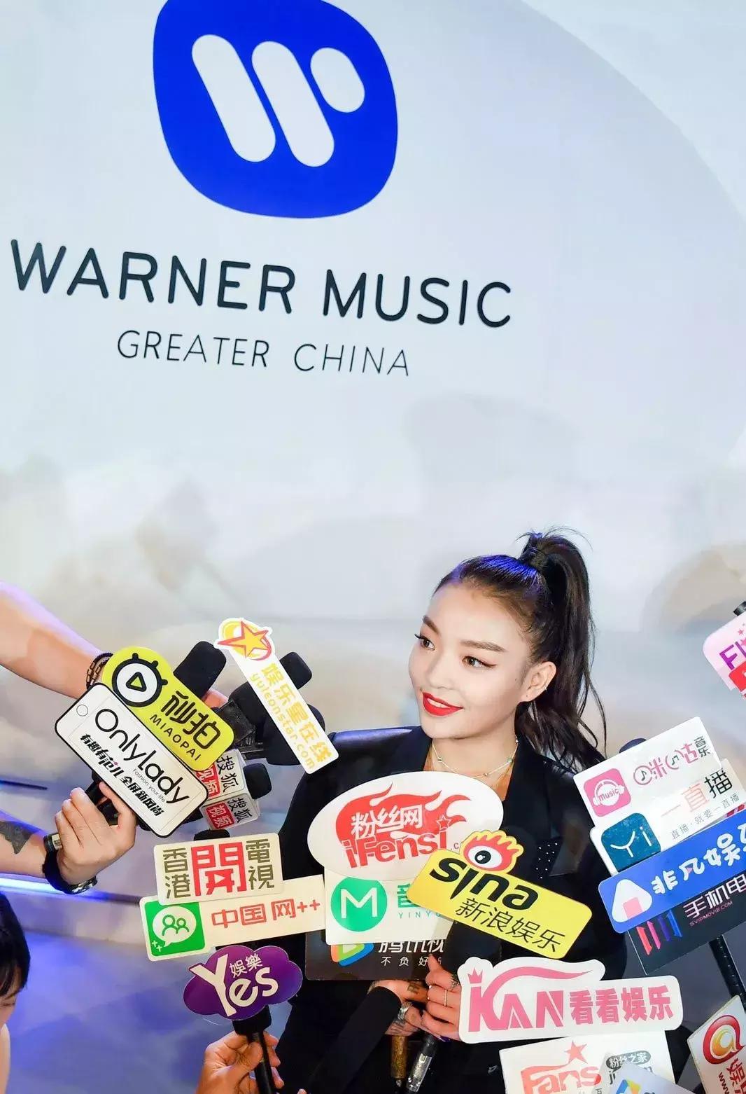 vava毛衍七签约华纳,vava毛衍七出道时间