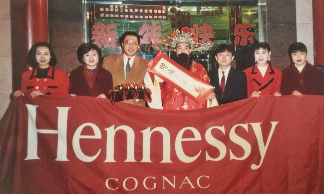 天津夜生活玩什么好,天津酒吧夜生活实拍