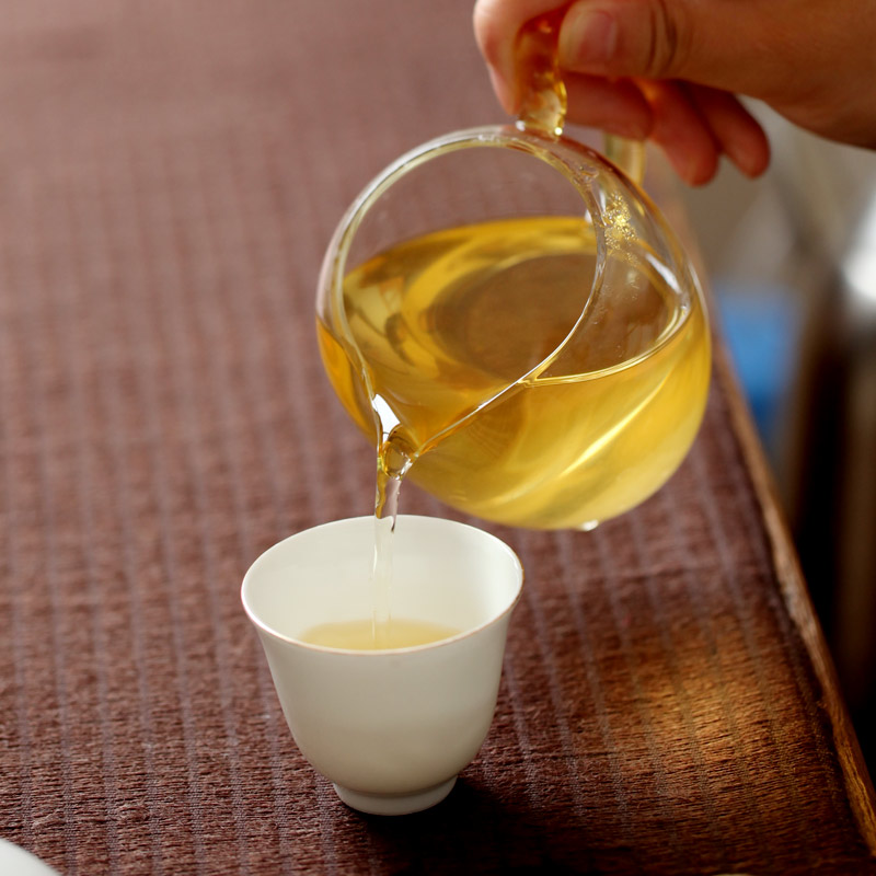 临沧岔箐古树普洱茶特点,梅子箐大树普洱茶的特点