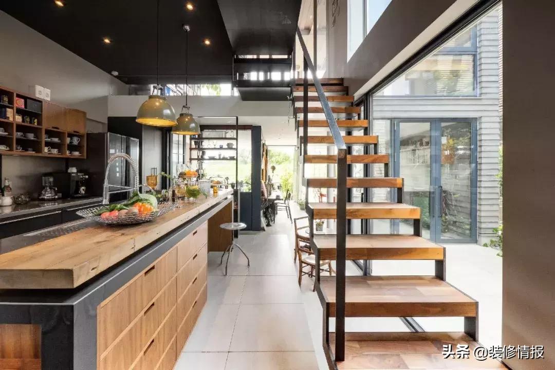 花200万在自己老家盖一栋三层别墅,农村夫妻攒35年钱建540平别墅