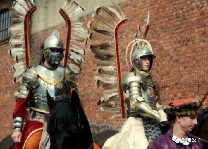 心比天高命比纸薄英语,心比天高命却比纸还薄