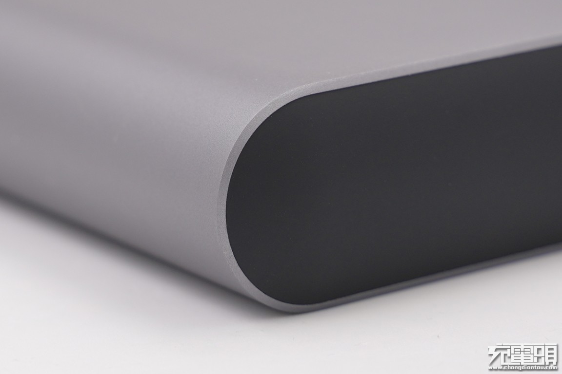 巨能移动电源拆解,绿巨能移动电源评测