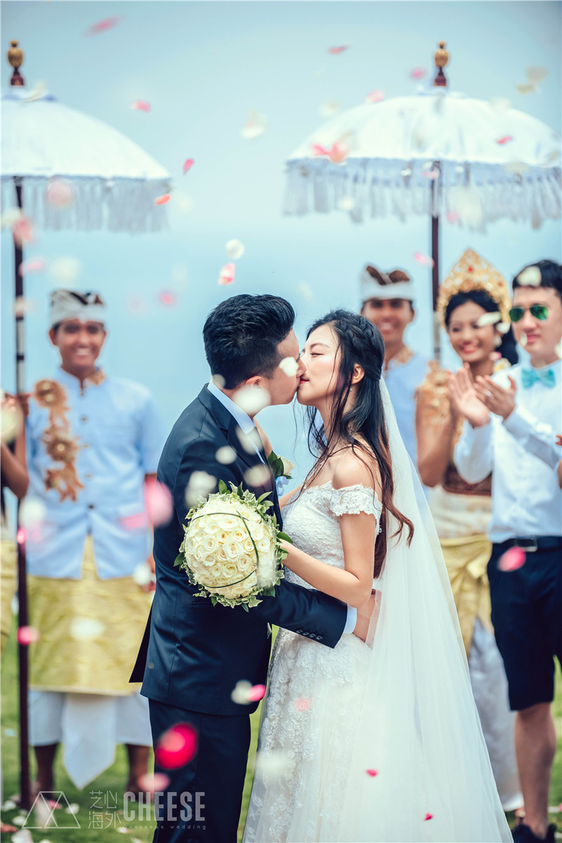 国外海岛婚礼大概多少钱,办海岛婚礼婚庆多少钱一次