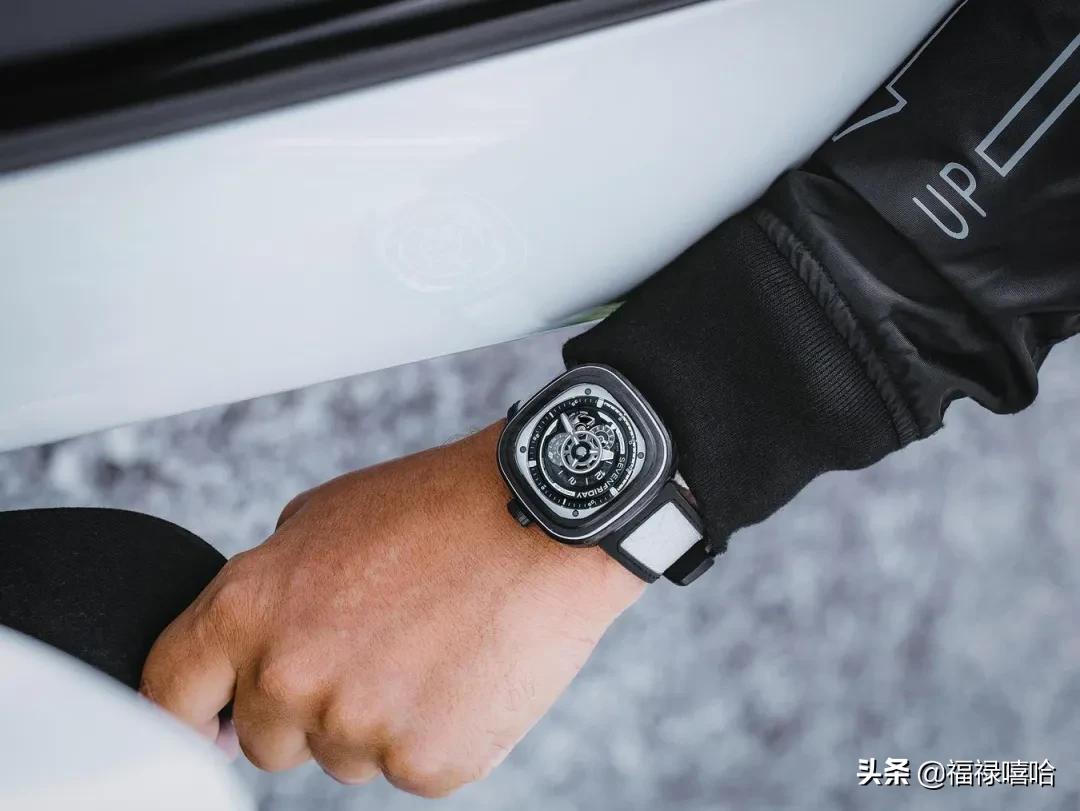 新年相亲加分秘籍|如何从手表分辨这个潮男的“真伪”