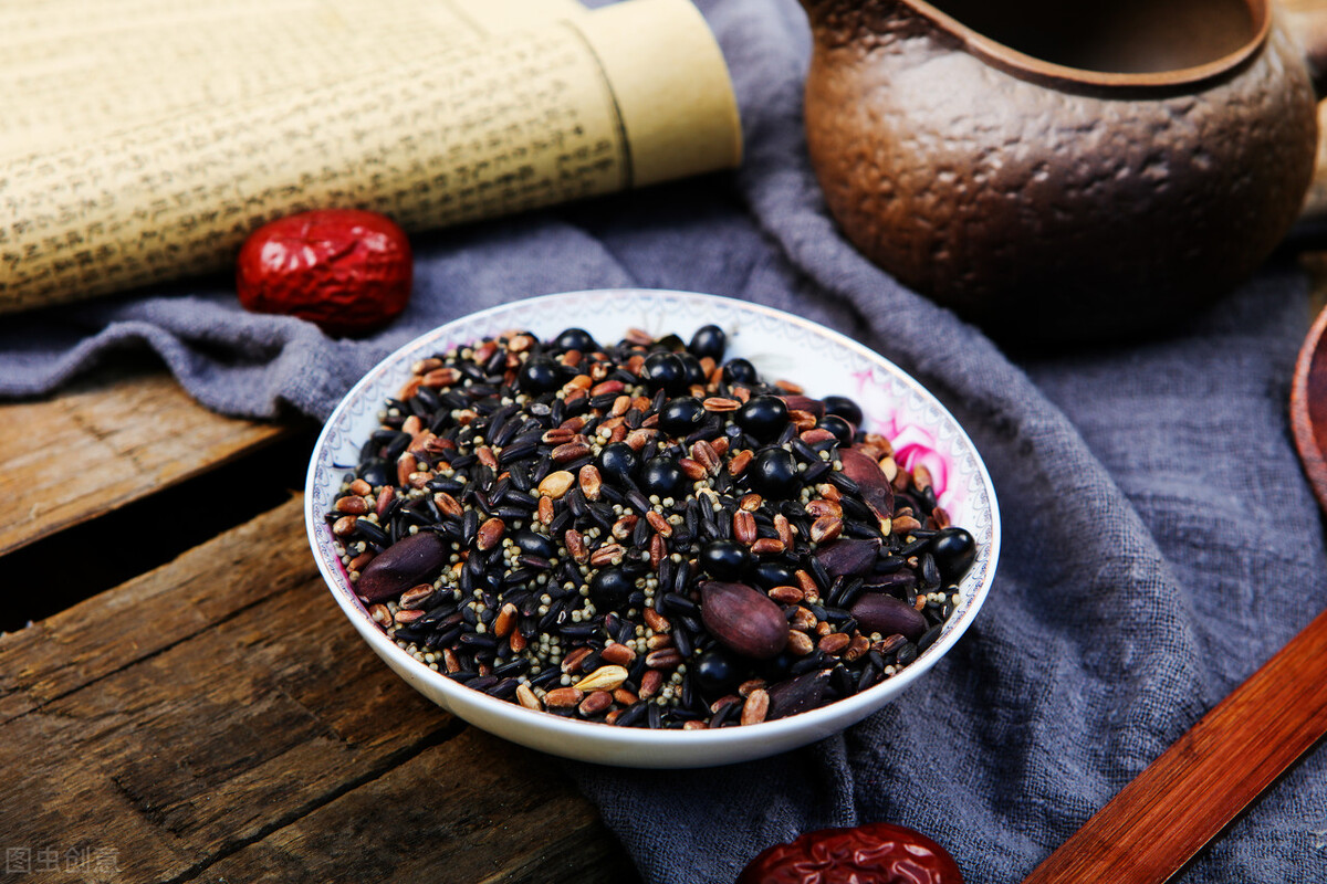 办公室久坐上班族必备养肾坐姿—葛优瘫