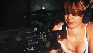 重机枪穿甲弹打穿装甲车,12.7毫米重机枪打装甲车