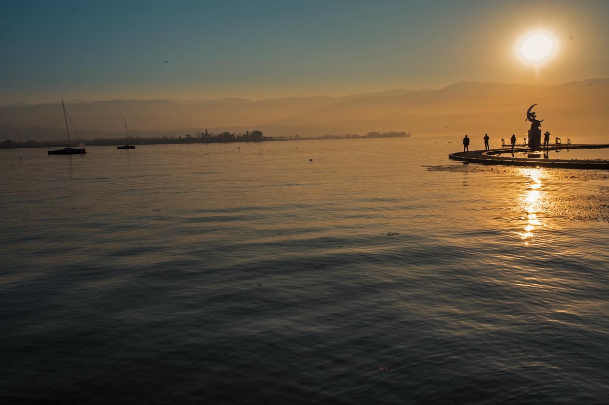 西昌一座你来就不想走的城市,邛海一个充满诗情画意的远方