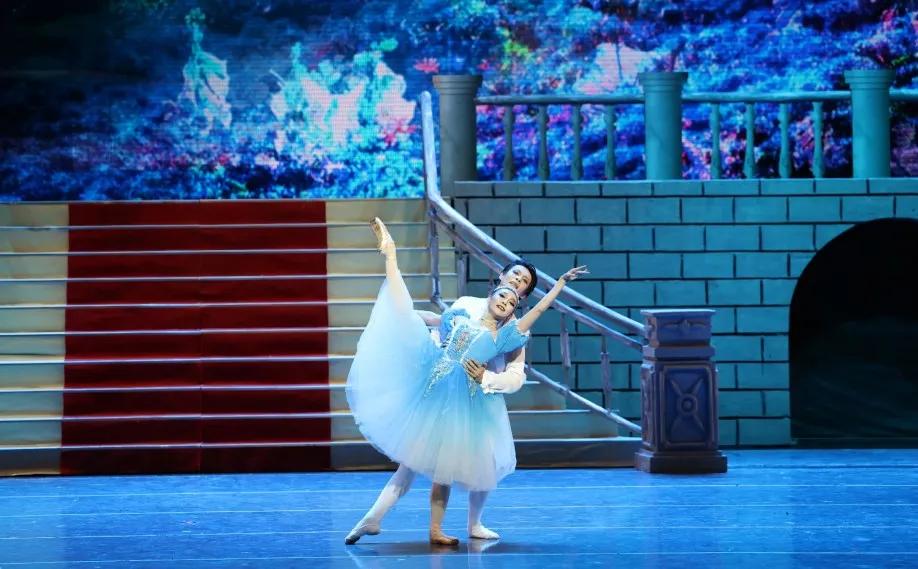 灰姑娘芭蕾舞剧赏析,灰姑娘芭蕾英国皇家舞剧