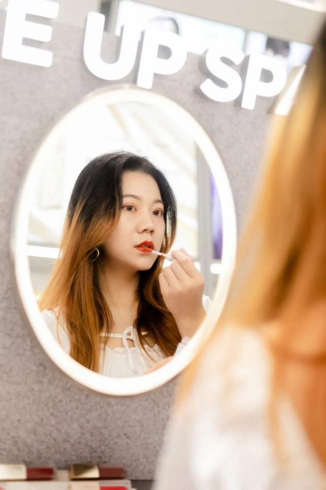 壹方城购物中心彩妆,壹方城网红化妆店