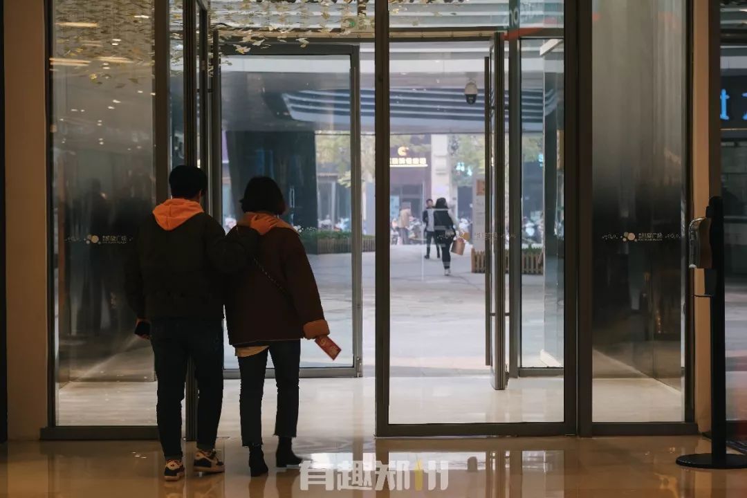 郑州建业凯旋广场开业的第一个周末，亲测：到底好不好逛