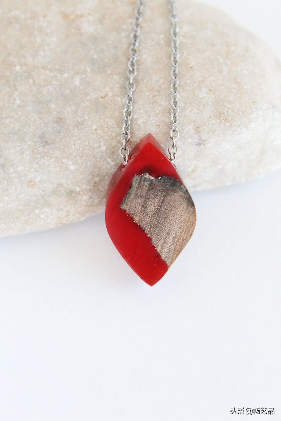 如何用水晶滴胶自制项链,手工滴胶项链教程