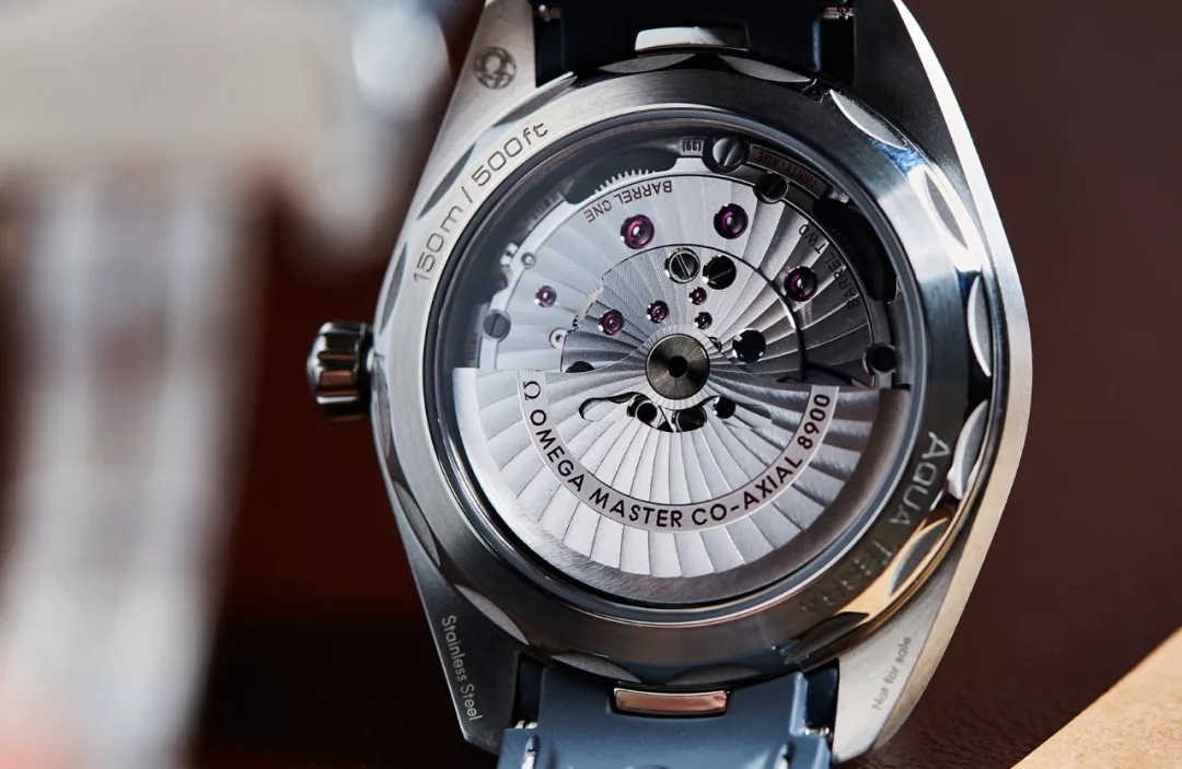 欧米茄海马300玫瑰金和黄金哪个好,欧米茄海马300动力储备是多少小时