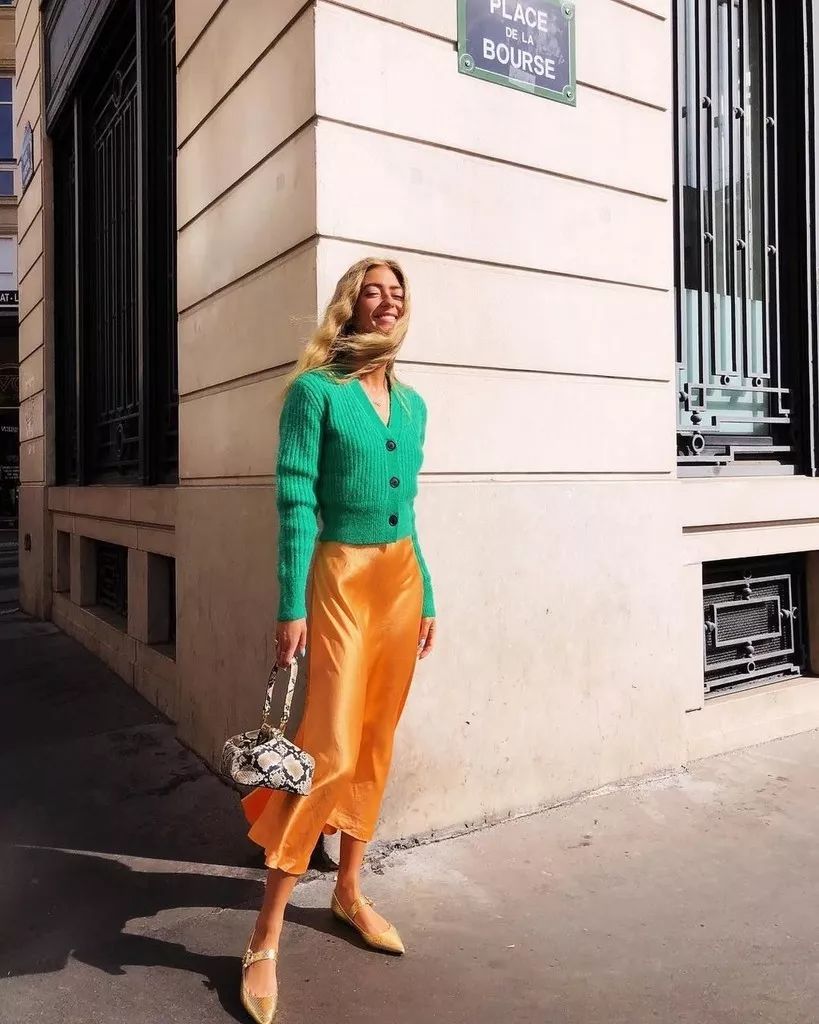 夏季时髦连衣真丝裙,真丝裙怎么穿才能既洋气又时髦