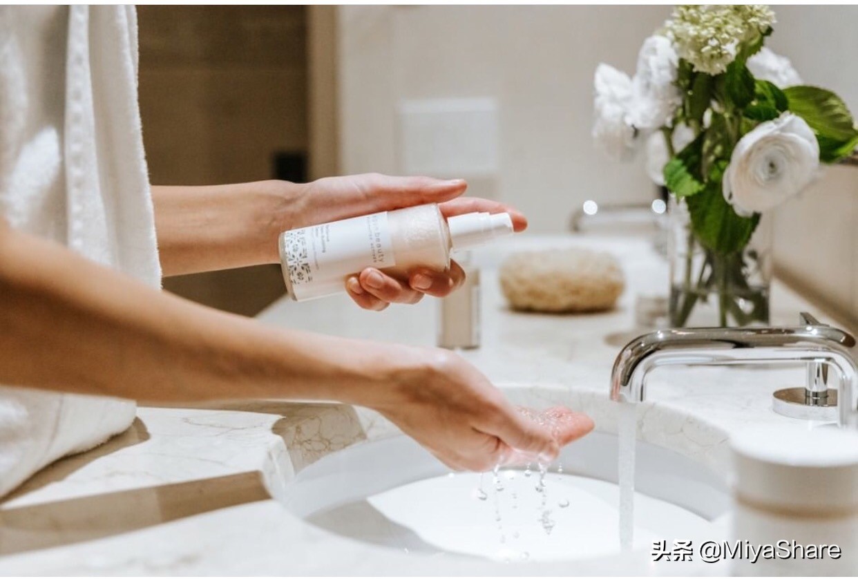 洗脸水哪个对皮肤好用又实惠,用错洗面奶会长痘吗