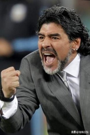 致敬马拉多纳英超,致敬马拉多纳颠球