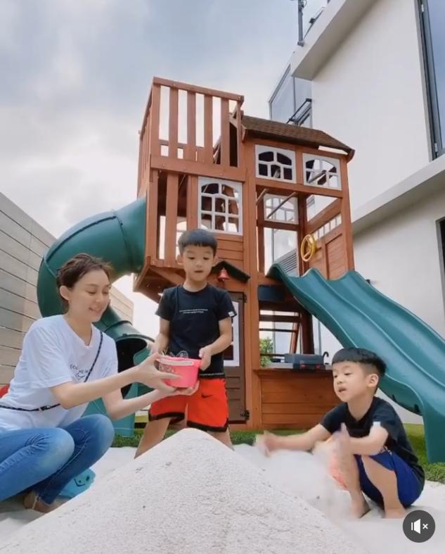 范玮琪晒日常生活照,范玮琪晒亲子照