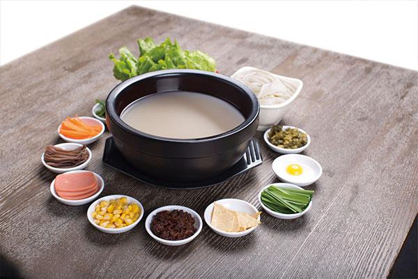 七彩云南文化宣传片,云南过桥米线文化元素