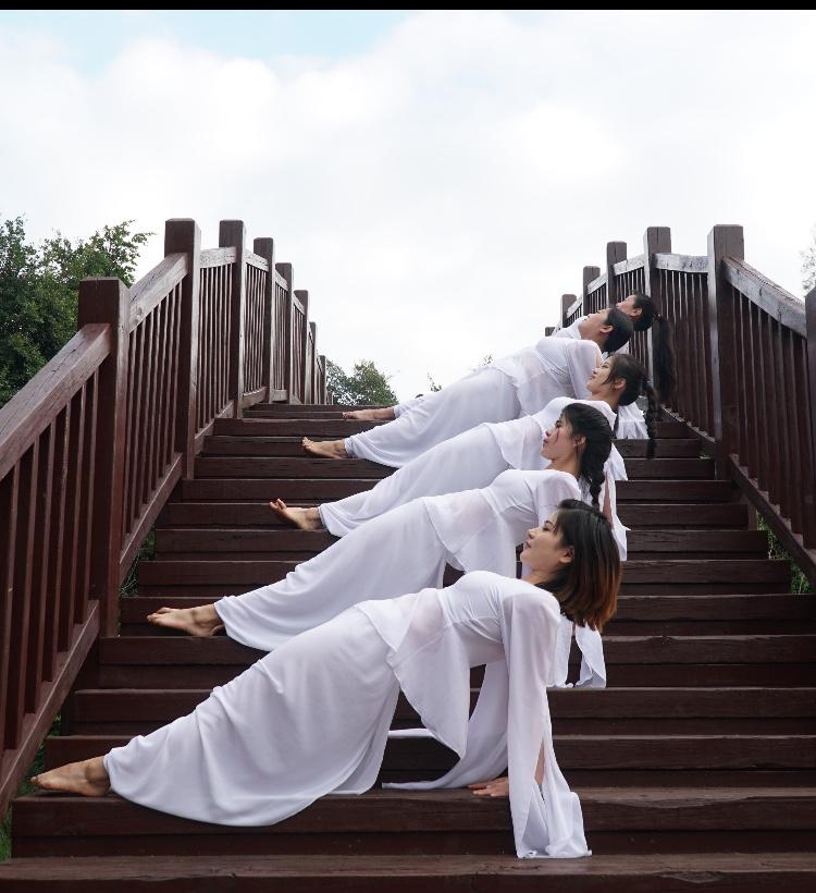 瑜伽和赚钱两不误,瑜伽是值得坚持做的吗