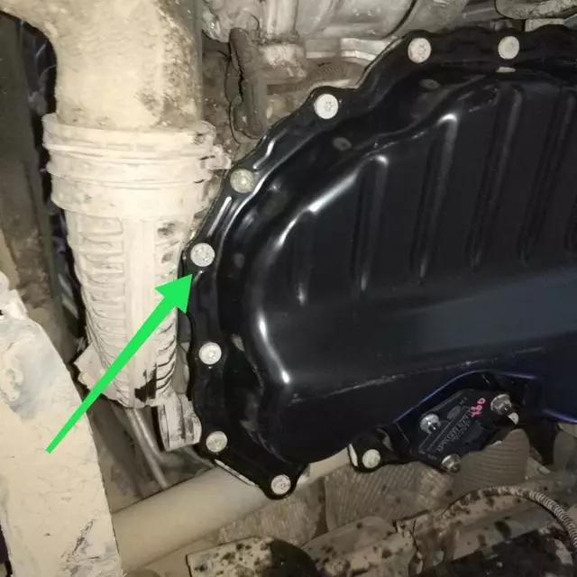 大众迈腾发动机漏油维修费用,迈腾发动机漏油处理方法