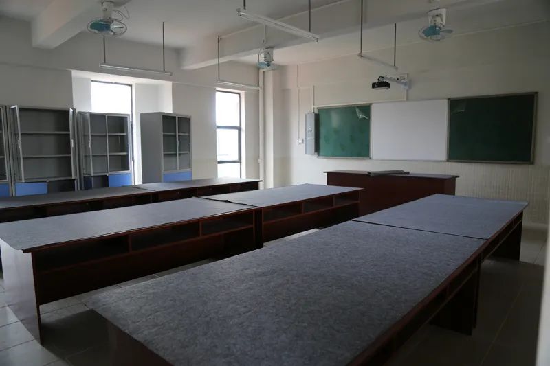 华立中英文学校是不是贵族学校,华立中英文学校升学