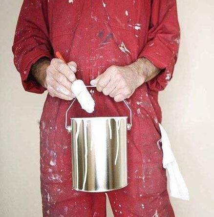 衣服上的油渍怎么洗才能彻底去除,衣服有油渍怎么清洗衣服