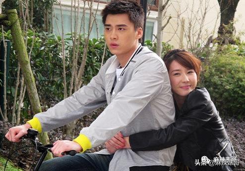 和小鲜肉牵手摸脸，又让人想到他7年前的瓜…