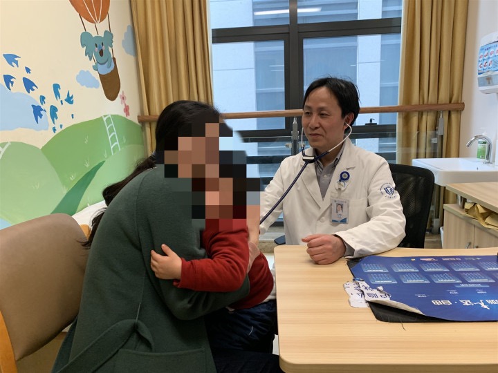 儿童失神癫痫和走神区别,9岁女孩记忆力差爱走神怎么办