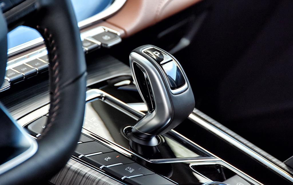 同级别杀伤力太强实拍吉利博越pro,吉利博越pro的爬坡能力