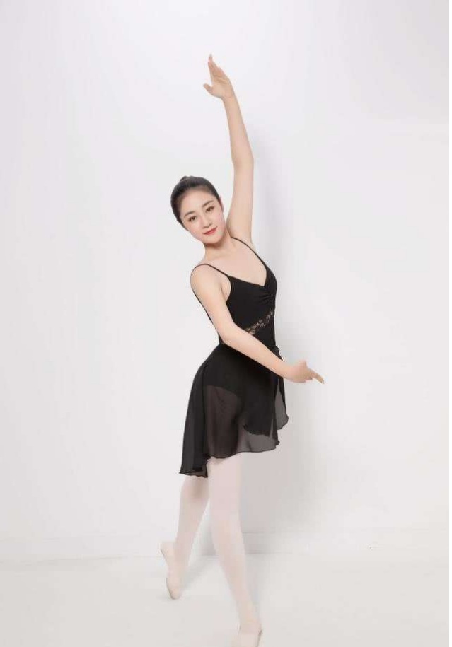 王小蒙同款毛衣,王小蒙穿开衫图片大全