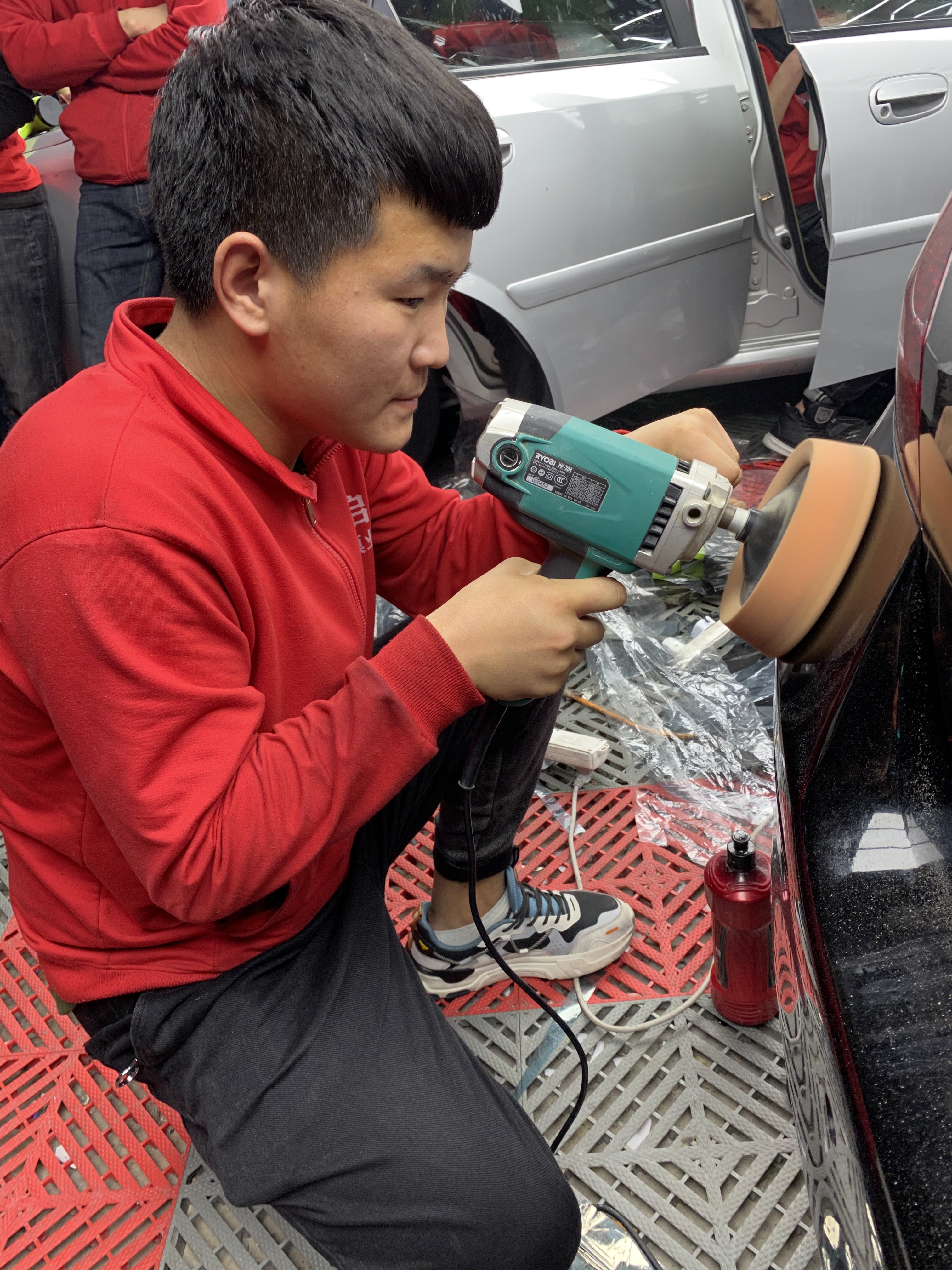 新手如何使用汽车抛光机,水泥抛光机的正确使用方法