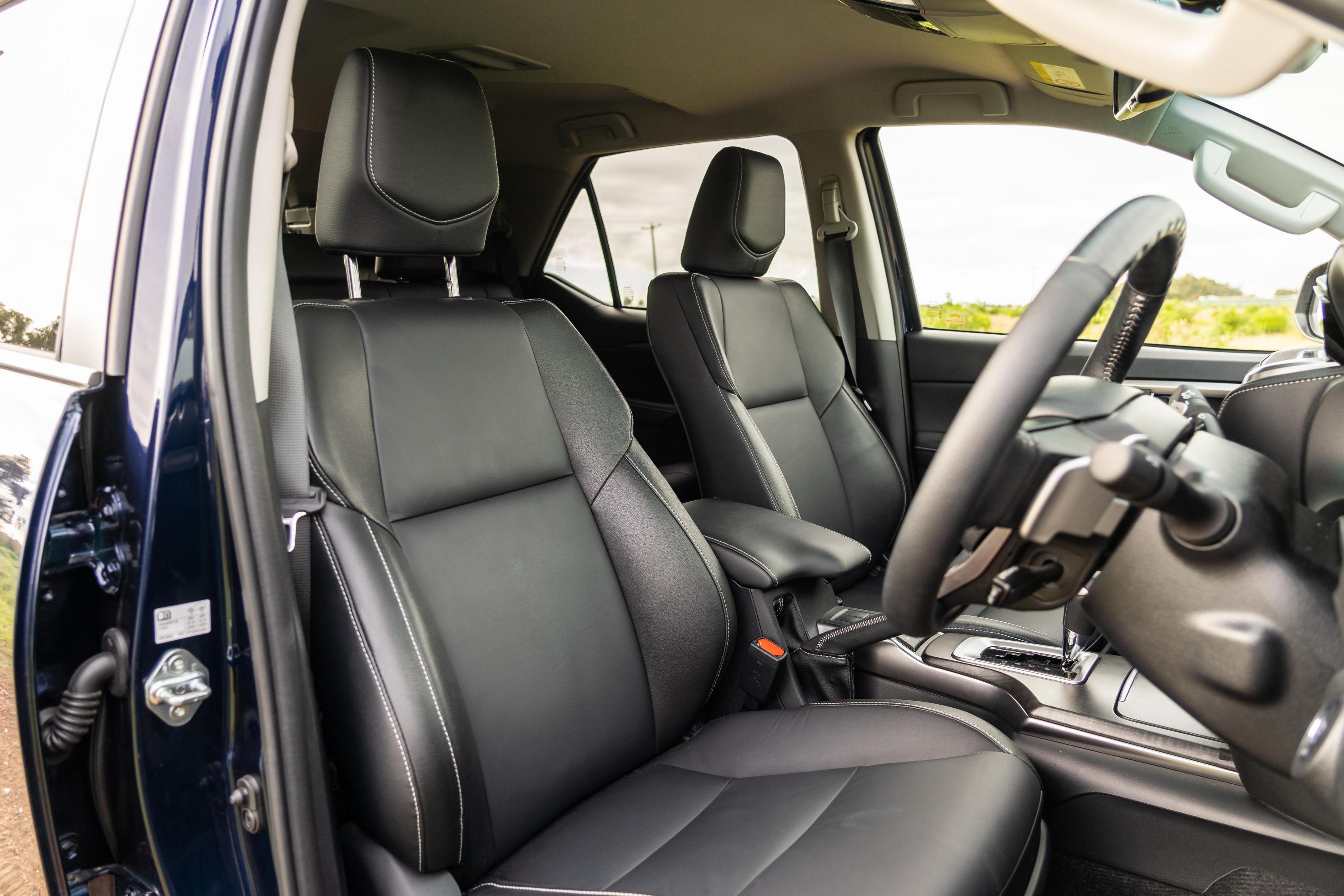 2018款丰田进口穿越者试驾,丰田穿越者对比丰田普拉多