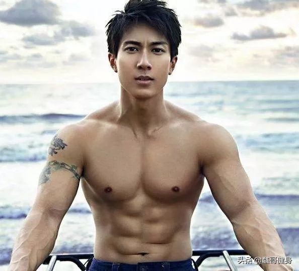 腹肌不对称能训练回来吗,腹肌不对称概率大吗